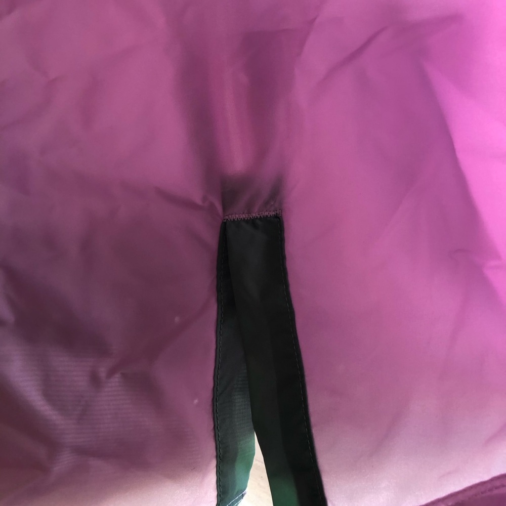 NWT NIKE PACKABLE WINDBREAKER - Picture 3 of 10